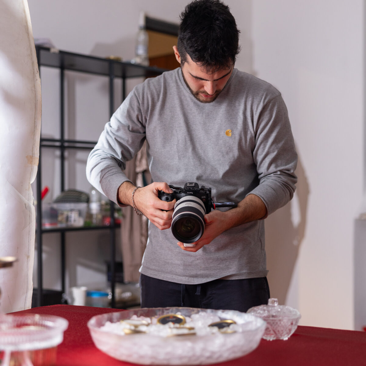 fotografia di backstage sul set di chaoslab per royal food caviar