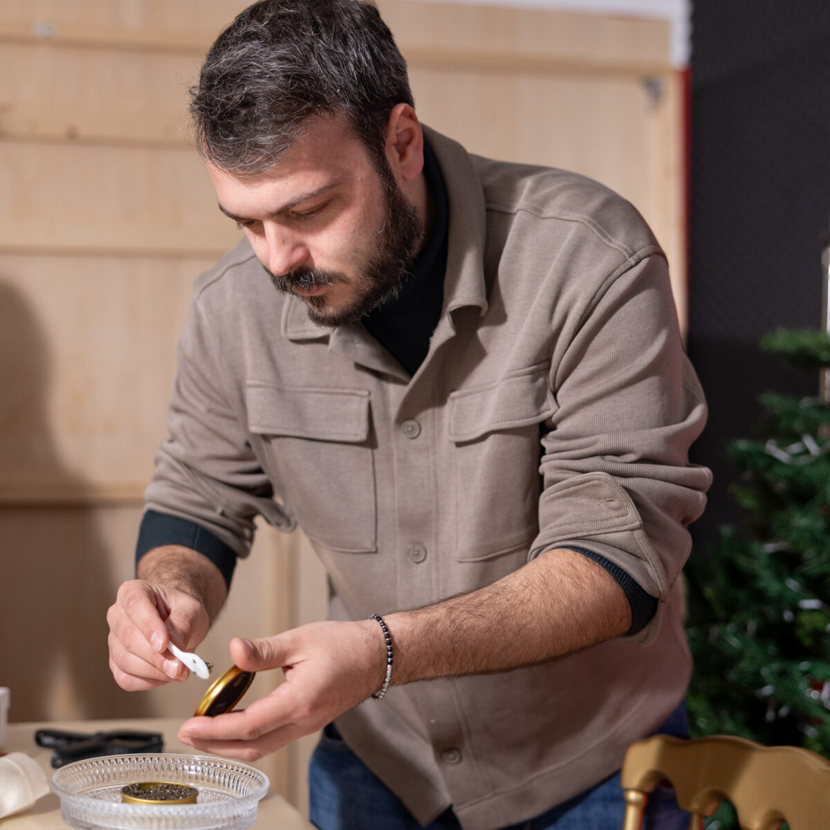 fotografia di backstage sul set di chaoslab per royal food caviar