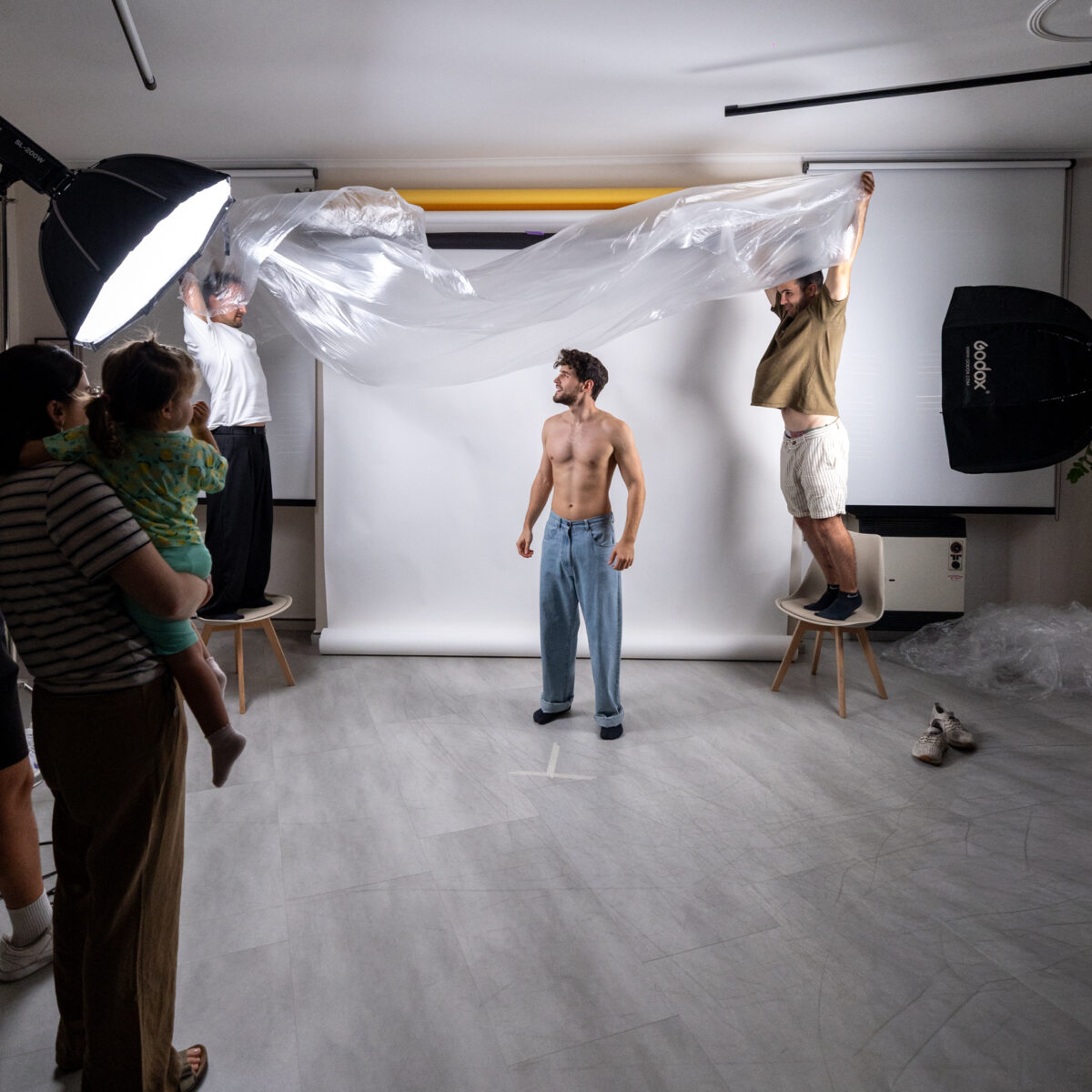 Matteo Faustini sul set del videoclip Amore o Abitudine, ChaosLab